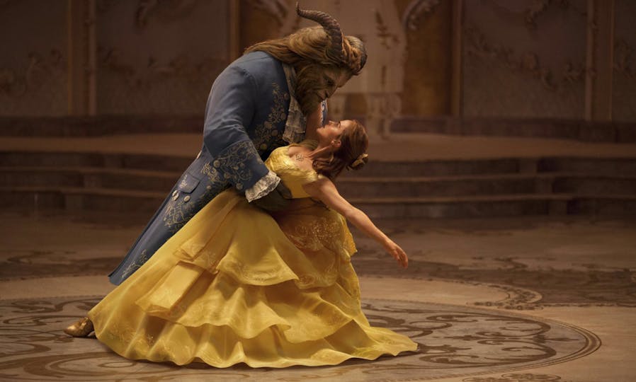 La Bella y La Bestia bailan en el Film 2017